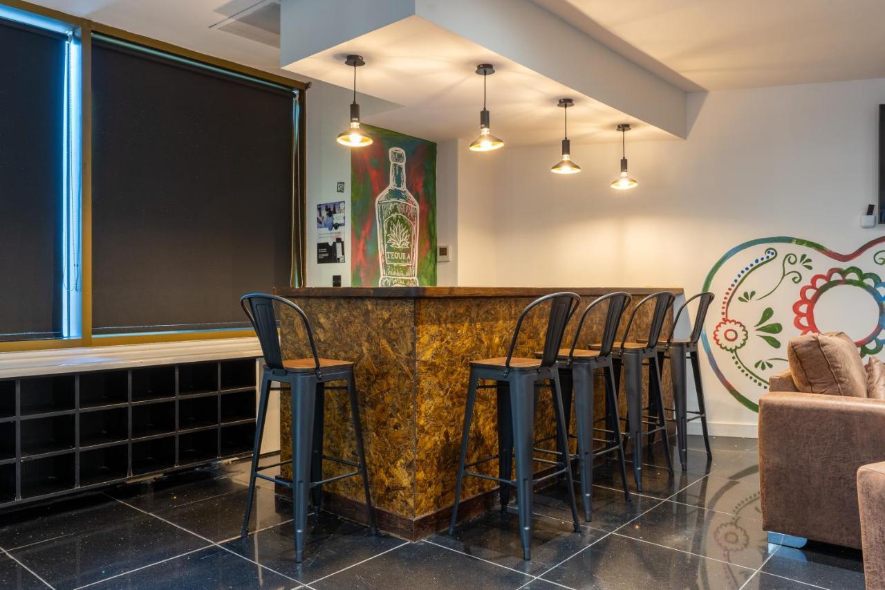 The Bling Hotel By Ustay Aparthotels Ливърпул Екстериор снимка