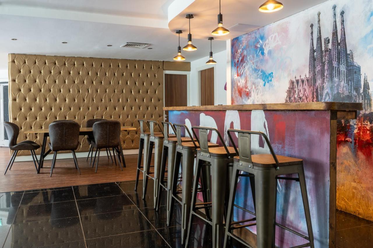 The Bling Hotel By Ustay Aparthotels Ливърпул Екстериор снимка